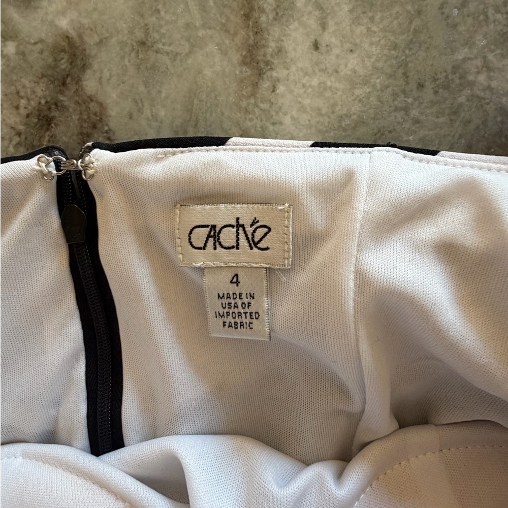 Cache Black, White, and Green Strapless Dress - Picture 4 of 4